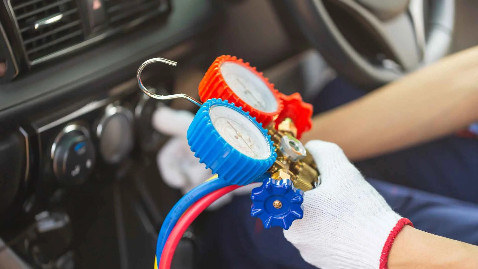 Automotive A/C heating and cooling system service in Davenport, IA
